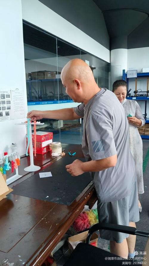 创新驱动 文化赋能——岳塘区文联深入数造湖南专题调研3D文创产品发展